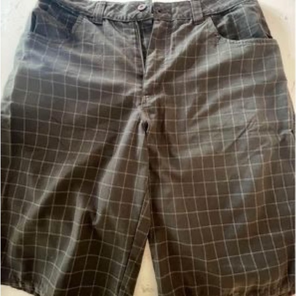 O’Neill mens shorts f34 brown pinstrip
